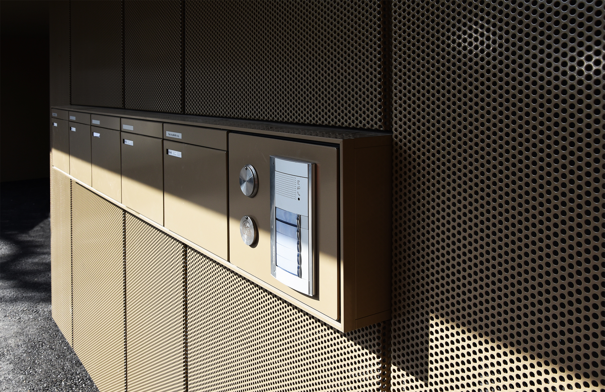 Façade-Metallique-cormondrèche