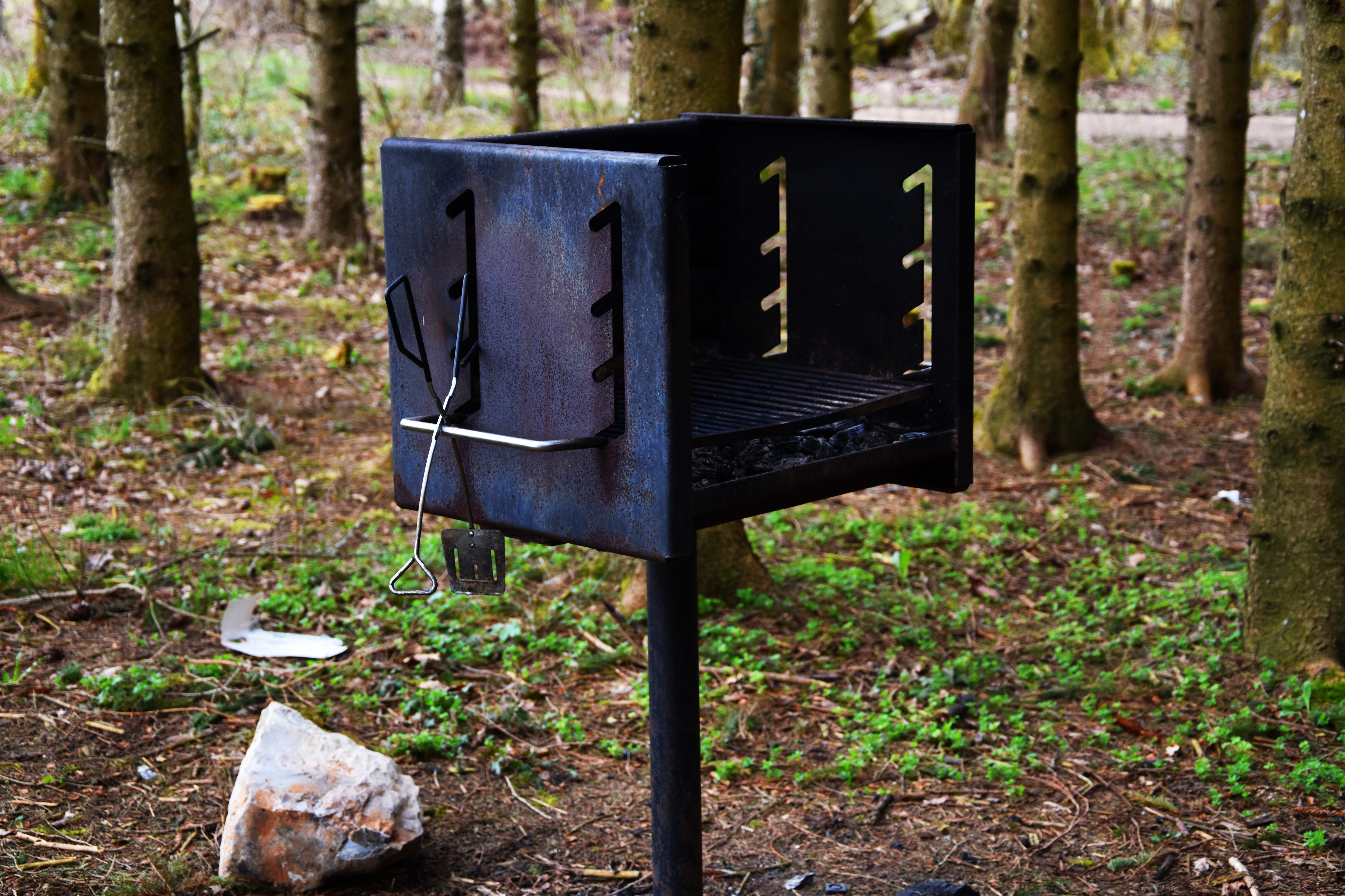 gril-métal-location-éteint